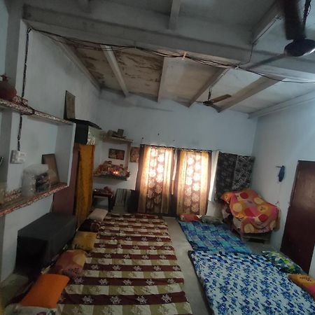 Hotel श्री बांके बिहारी सेवा धाम à Vrindāvan Extérieur photo
